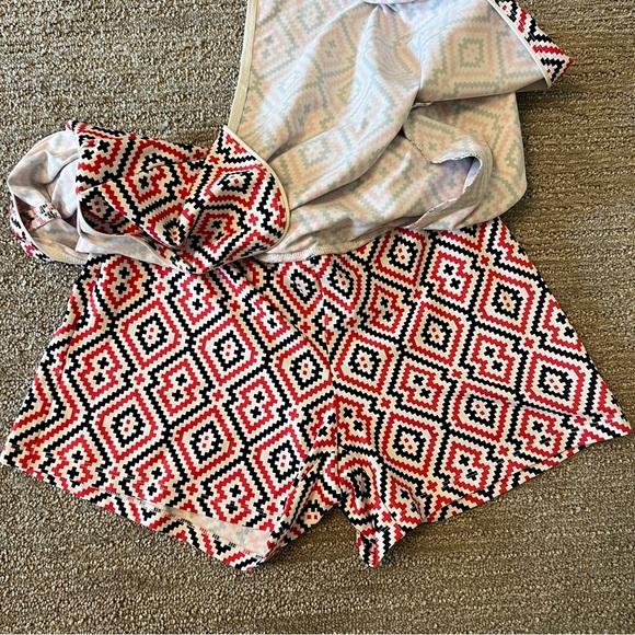 J. McLaughlin Red and Black Tennis Gold Skort XS - Picture 7 of 8